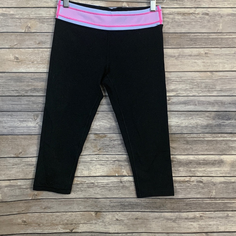Ivivva Girls Black Capri Leggings